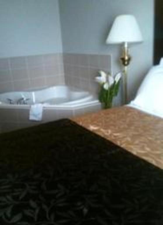 Super 8 By Wyndham Innisfail Eksteriør billede