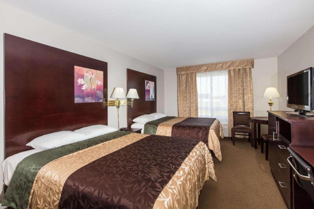 Super 8 By Wyndham Innisfail Eksteriør billede