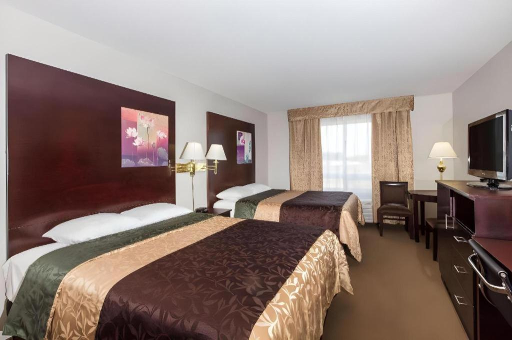 Super 8 By Wyndham Innisfail Eksteriør billede